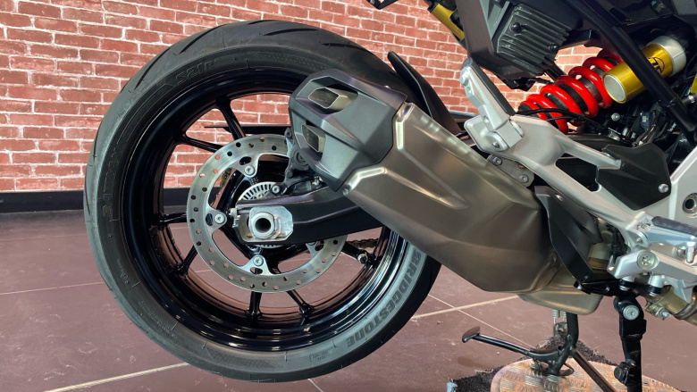 BMW F900 R